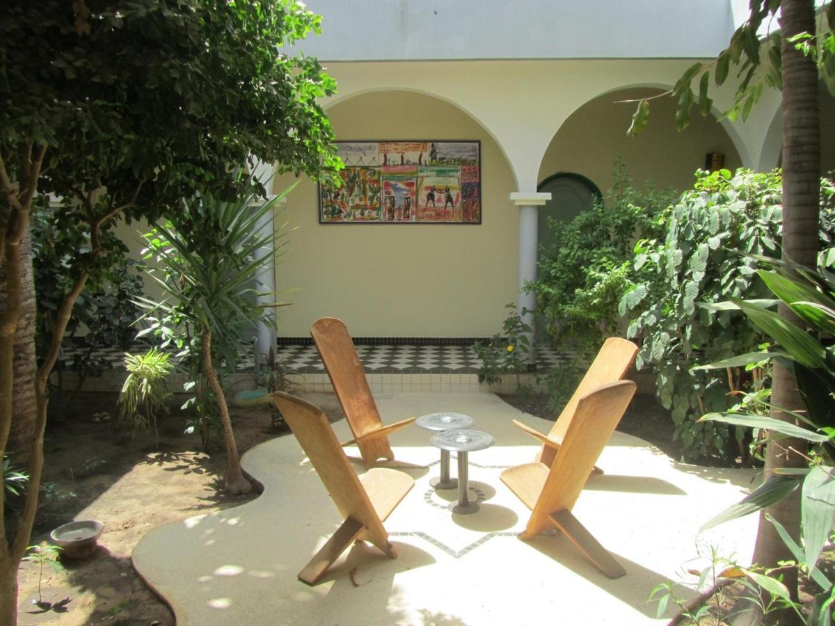 Keur Diam - Maison De La Paix Saly Exterior foto