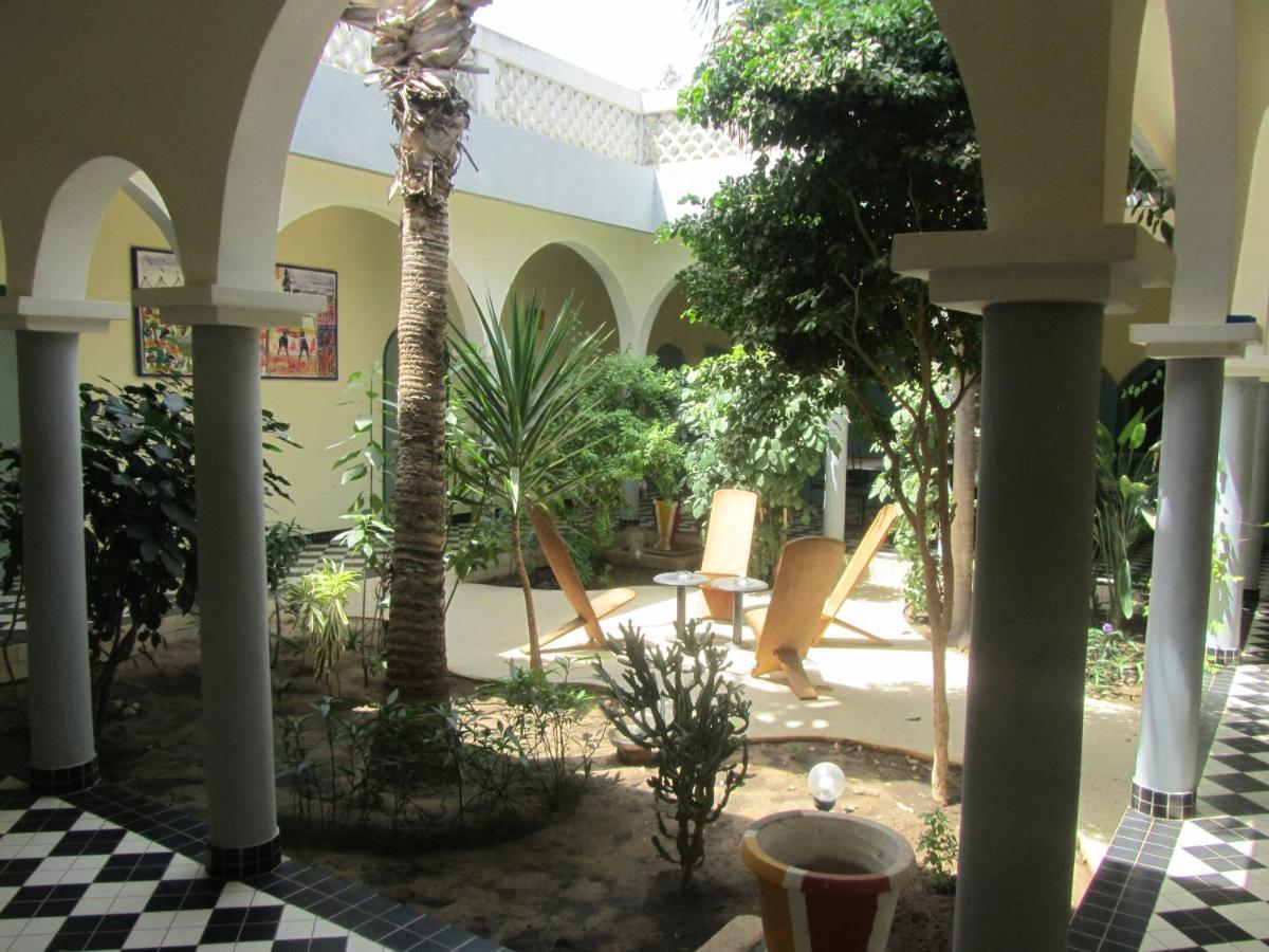 Keur Diam - Maison De La Paix Saly Exterior foto
