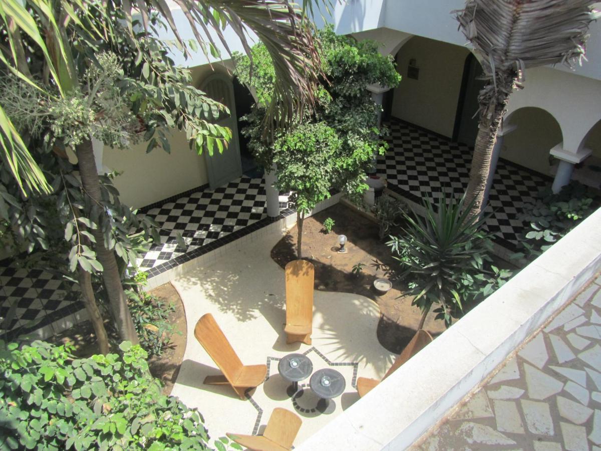 Keur Diam - Maison De La Paix Saly Exterior foto