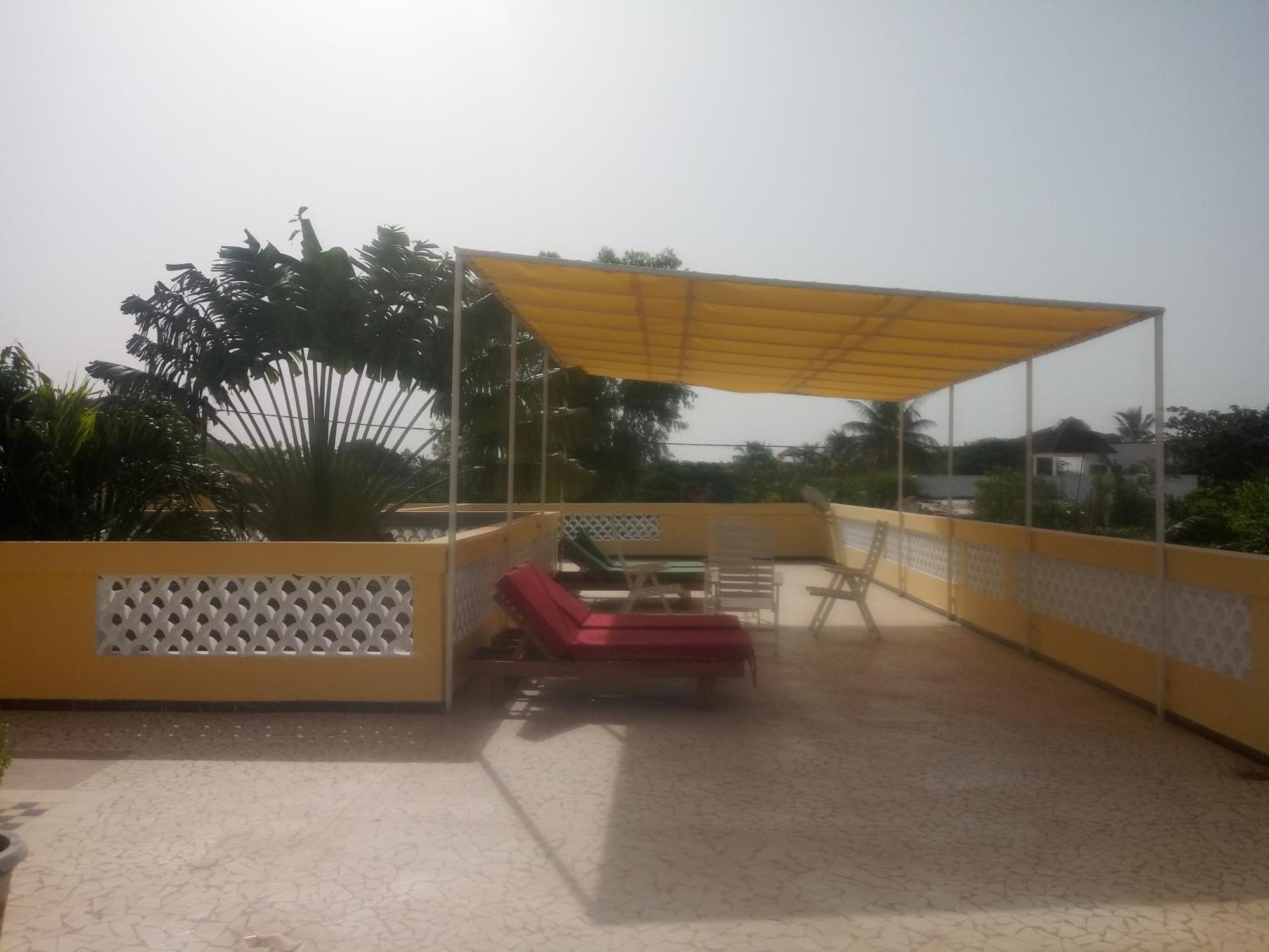 Keur Diam - Maison De La Paix Saly Exterior foto